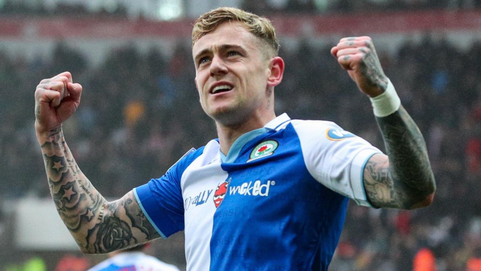 Sammie Szmodics in action for Blackburn Rovers.